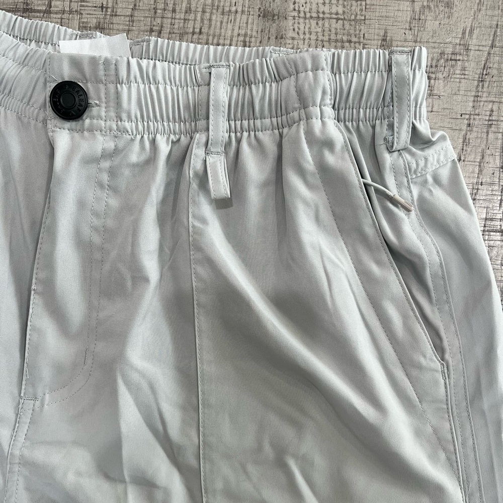Baleaf Laureate Pocketed 7” Grey Shorts Size Medium - Picture 3 of 12